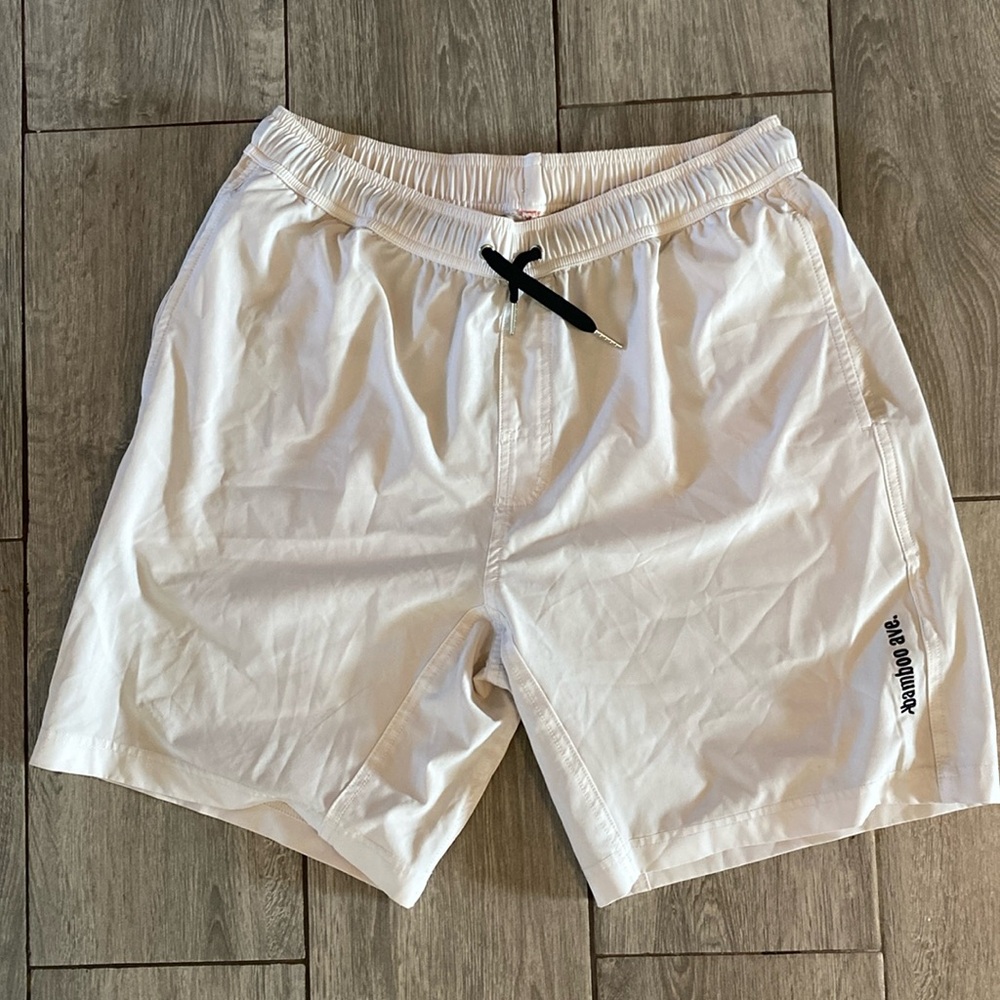 Men’s Bamboo Ave White Shorts, size M, 8” in seam.